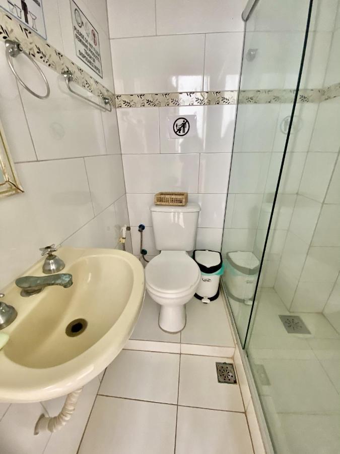 Rio Guesthouse - Um Quarteirao Da Praia De Copacabana Rio de Janeiro Eksteriør bilde